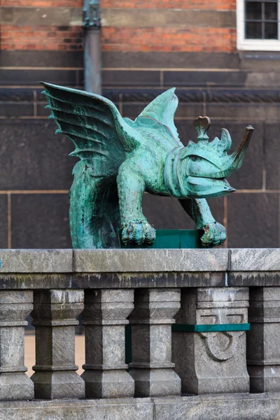 Bronzen dragon — Stockfoto