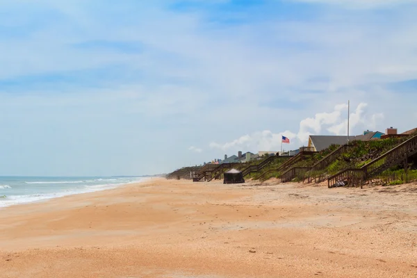 Spiaggia della Florida con accesso in legno oceano — Foto Stock