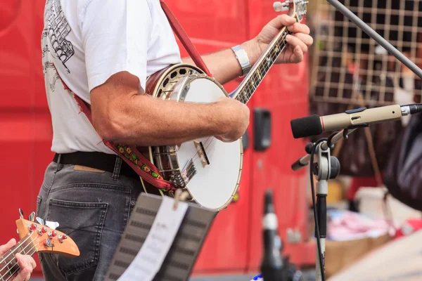 Mann spielt Banjo — Stockfoto