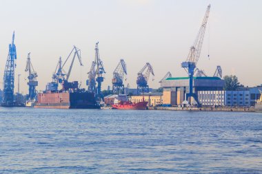 St. Petersburg iskeleye Vinçler