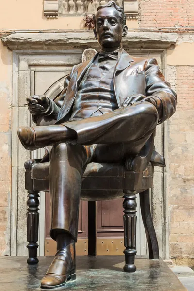 Estátua de Giacomo Puccini — Fotografia de Stock