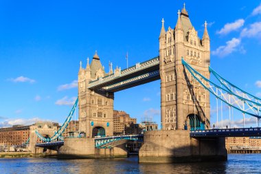 London tower bridge adlı günbatımı