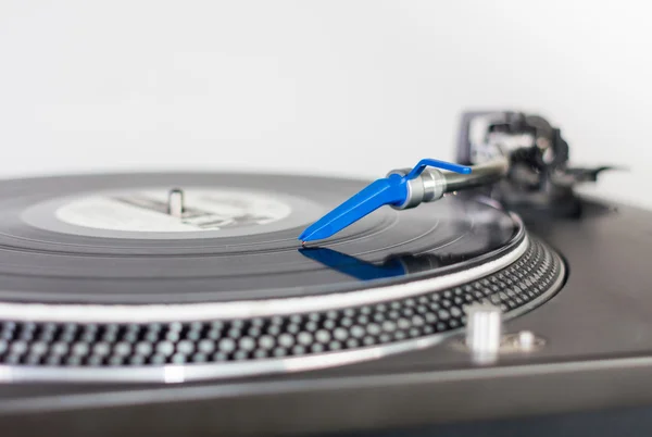 Aiguille DJ sur disque vinyle — Photo