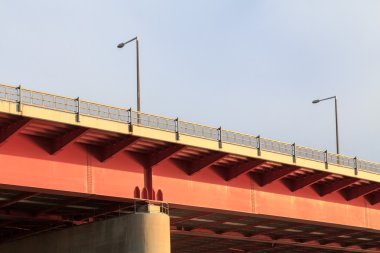 Güçlü çelik araba Köprüsü'nde Günbatımı