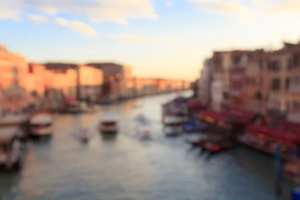 Suddig syn på canal grande vom Rialtobron i Venedig — Stockfoto