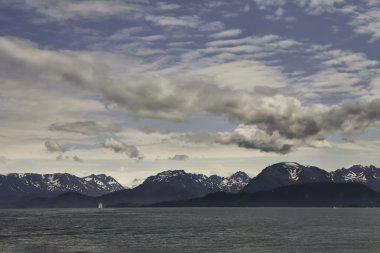 kachemak koyunda yelkenli