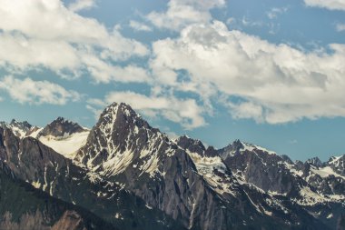 chilkat aralığı ile bulutlar