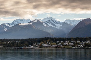 Haines alaska fırtına bulutları ile