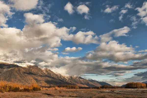 Chilkat mountains in fall — Stock Photo, Image