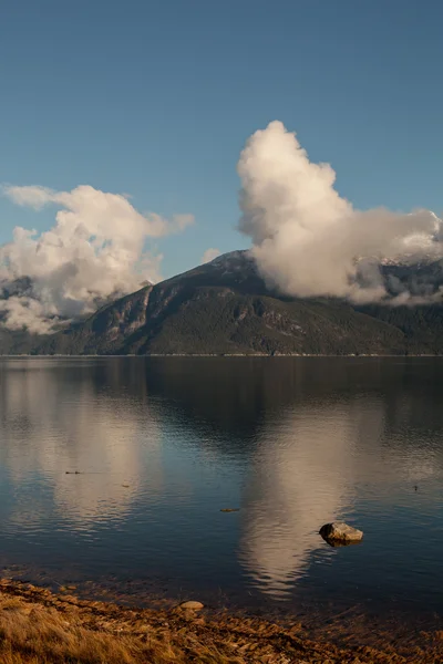 Portage の入り江での雲の反射 — ストック写真