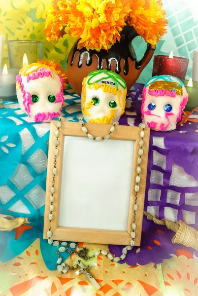 Blank photo frame on a day of the dead altar (Dia de Muertos) — Stock Photo, Image