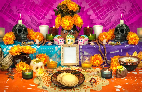 Meksykański dzień zmarłych ołtarza (Dia de Muertos) — Zdjęcie stockowe