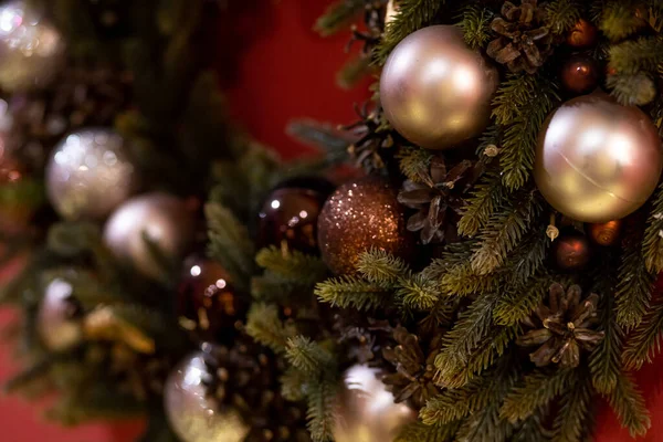 Vánoční Stromeček Balónky Dekorace Dveřích — Stock fotografie