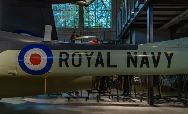 Uma Foto Logotipo Marinha Real Britânica Lado Uma Aeronave — Fotografia de Stock