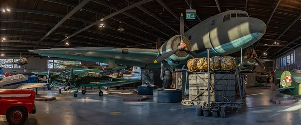 Panoramabild Över Det Polska Flygmuseets Huvudhangar Med Fokus Lisunov — Stockfoto