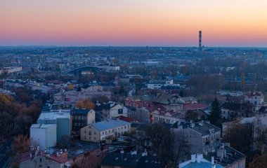 Lublin 'in güneyinde gün batımında çekilmiş bir resim..