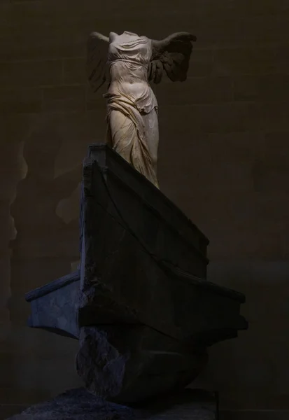 Een Foto Van Sculptuur Nike Van Samothrace Het Louvre — Stockfoto