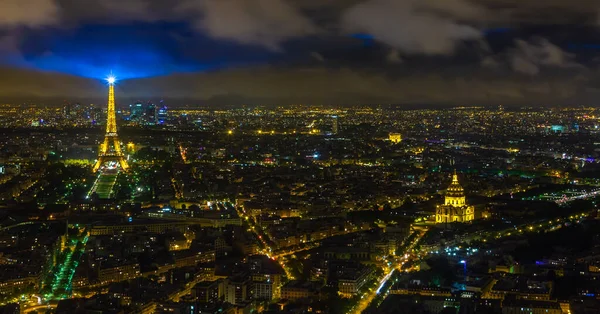 Uma Foto Cidade Paris Noite Destacada Pela Torre Eiffel Les — Fotografia de Stock