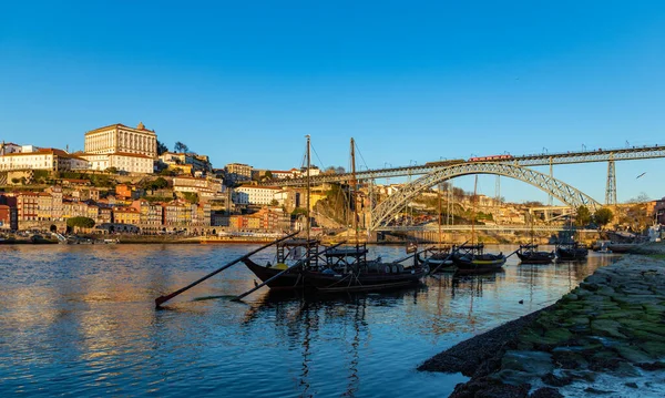 Una Foto Oporto Río Duero Atardecer —  Fotos de Stock