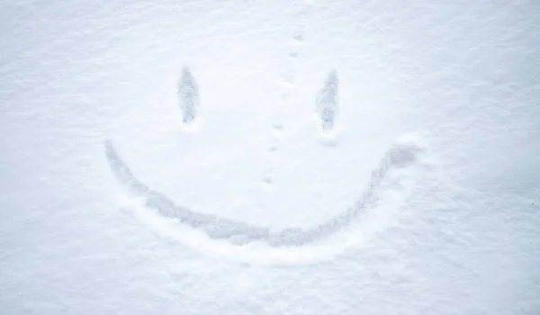 Una Imagen Una Sonrisa Feliz Dibujada Nieve — Foto de Stock