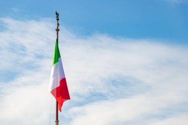 İtalyan bayrağının resmi..