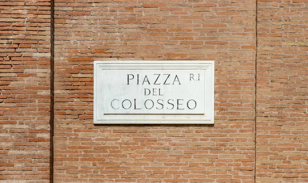 Uma Foto Placa Piazza Del Colosseo — Fotografia de Stock