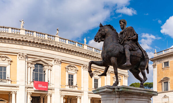 A picture of the Equestrian Statue of Marcus Aurelius at the center of Campidoglio Square.