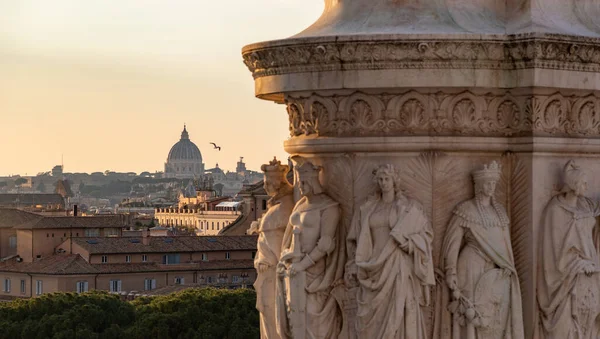 Uma Imagem Base Estátua Equestre Vittorio Emanuele Com Vista Para — Fotografia de Stock