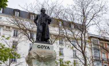 Nacional del Prado Müzesi yakınlarındaki Goya Anıtı 'nın bir resmi..