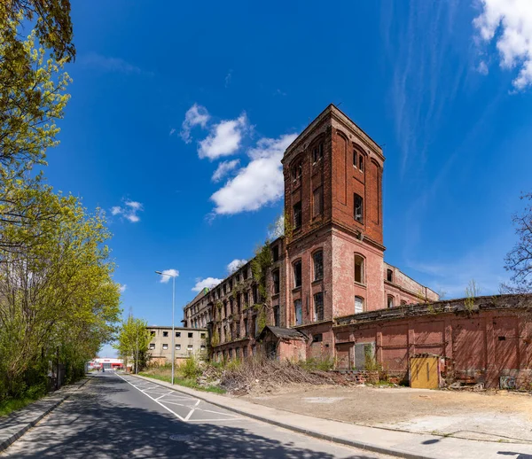 Una Foto Una Vecchia Fabbrica Del Complesso Tessile Industriale Ksiezy — Foto Stock