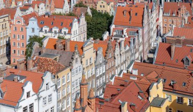 A picture of the architecture and rooftops on the old town of Gdansk.