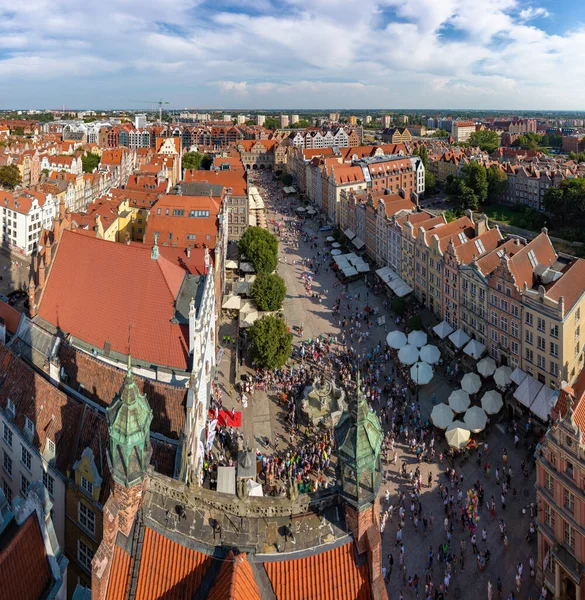 Picture Crowded Long Market Gdansk While Small Performance Happening Front — стоковое фото