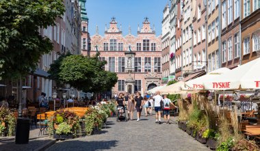 Gdansk 'taki Piwna Caddesi' nin bir resmi..