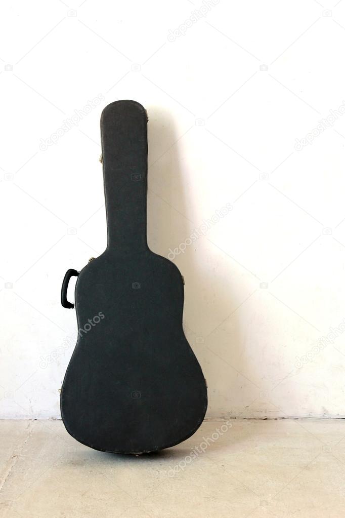 Old guitar case