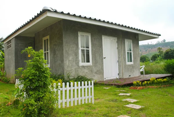 Kırsal kesimde bir ev — Stok fotoğraf