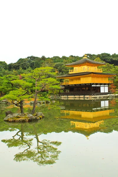 Kinkakuji tempel — Stockfoto