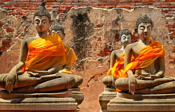 Gamla buddha staty — Stockfoto