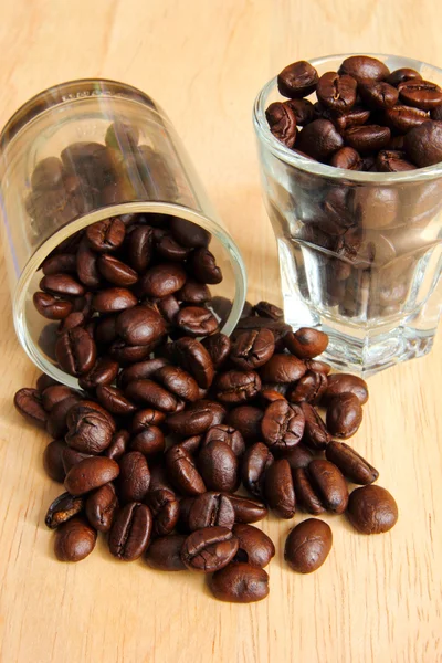 Koffie bonen in glazen — Stockfoto