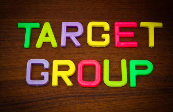 Ομάδα-στόχο με πολύχρωμα γράμματα — Φωτογραφία Αρχείου