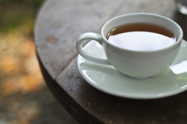 Bahçede çay saati