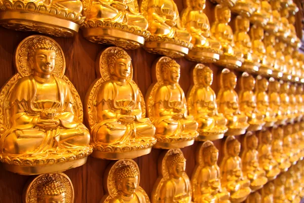 Raden av skulptur buddha — Stockfoto