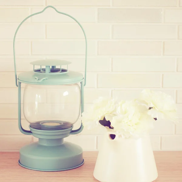 Lamp and flower — Stock Photo, Image