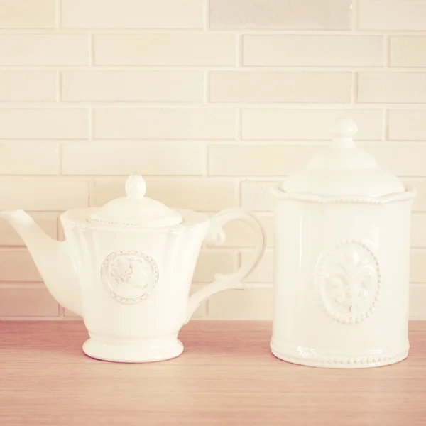 Ceainic din porțelan și borcan — Fotografie, imagine de stoc
