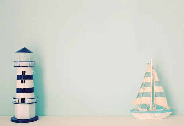 Lighthouse and ship — Stock Photo, Image