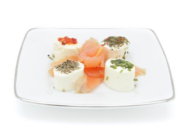 baharat ve somon ile beyaz peynir