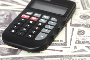 Para banknot, finans ve tasarruf hesap makinesi. İş konsepti