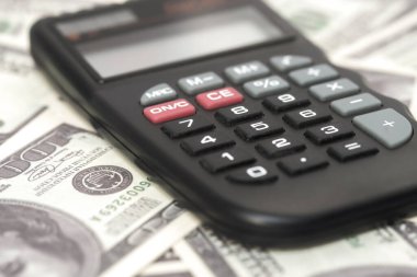 Para banknot, finans ve tasarruf hesap makinesi. İş konsepti
