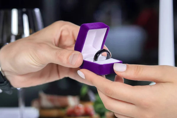 Man Gives Woman Smart Payment Ring Romantic Dinner Valentine Day — Stock Photo, Image