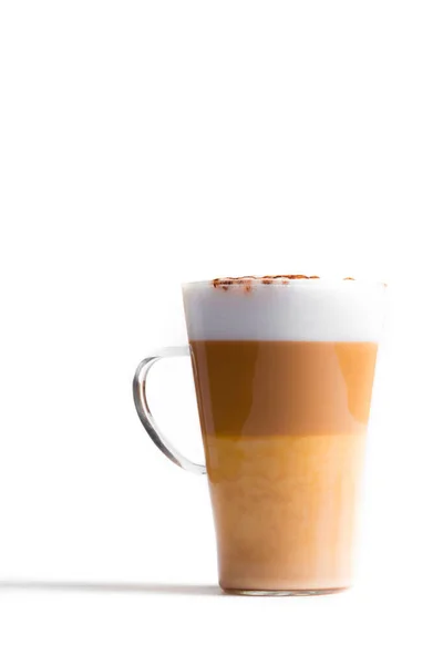 Latte Macchiato Einem Hohen Glas Auf Weißem Hintergrund Cafe Latte — Stockfoto