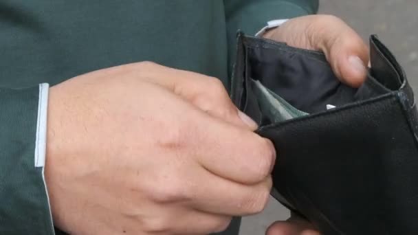 Man Pulls Out 100 Dollar Bills His Battered Wallet — Video